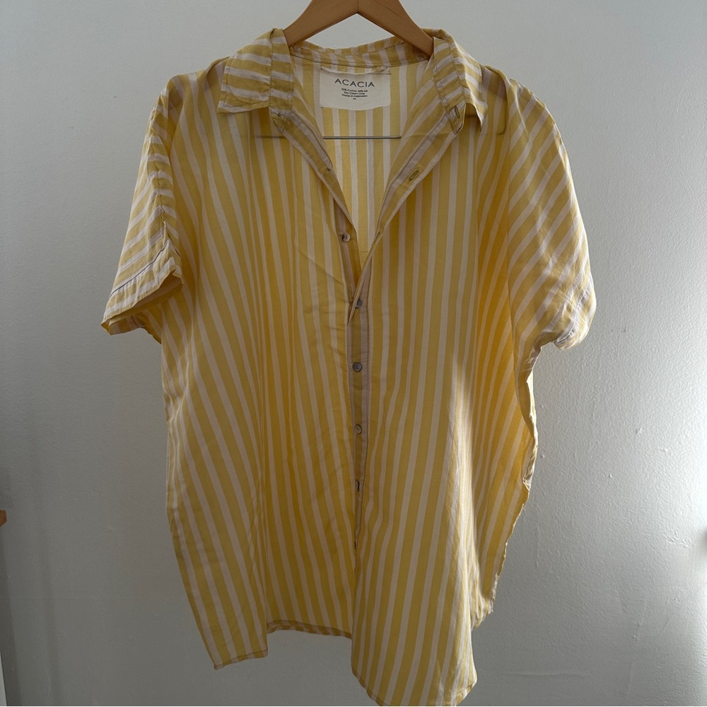 Acacia. Mombasa top. Yellow stripe.  MEDIUM.
